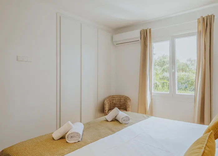 Santo Tomás - Adriana Villa *