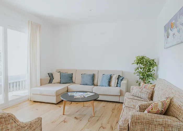 Santo Tomas - Adriana Villa *