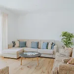 Santo Tomas - Adriana Villa *